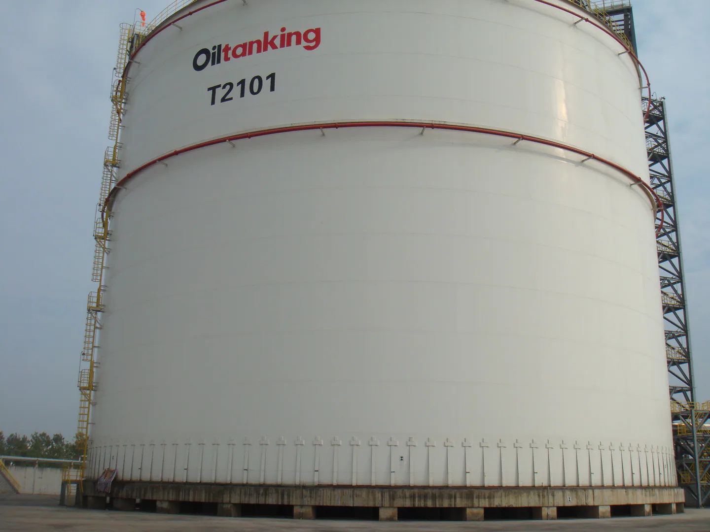 Aboveground storage tank at the Oiltanking facility in Qingdao.
